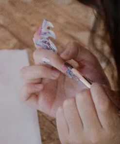 Manicuría profesional con esculpido de uñas