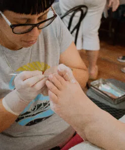 Pedicuría integral con reflexología y estética podal
